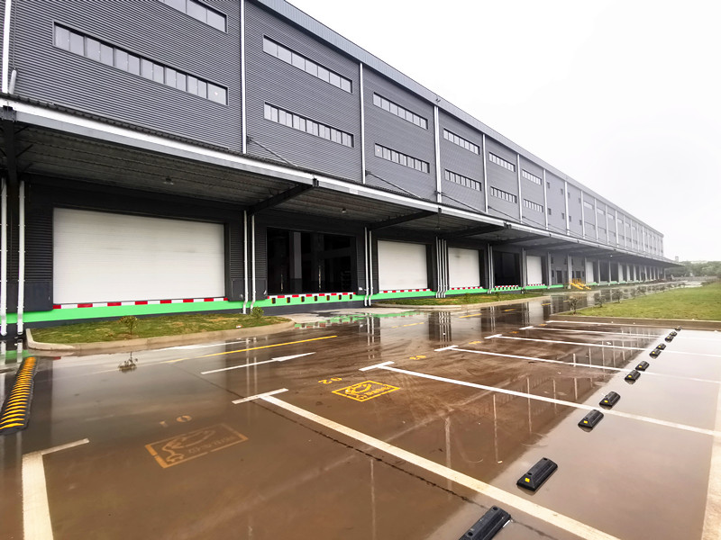 特斯拉电池转运仓库